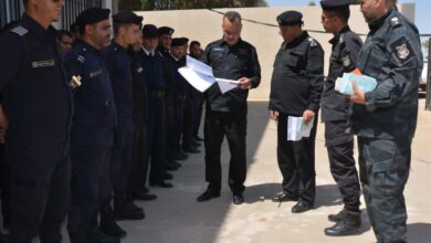 بجولة تفتيشية لقسمي البحث الجنائي وشرطة النجدة.